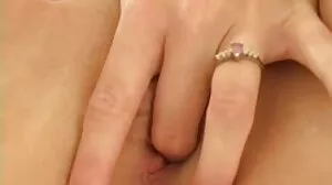 Big Booty Babe Halle Hayes sexfimer visar upp sina anala färdigheter