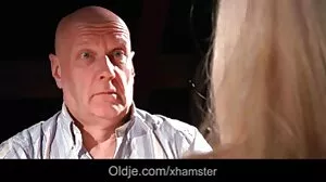 Strap-On Threesome Surprise svenskasexfilmer