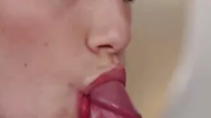 Alexis Texas & Anikka Albrite skapar ryska sexfilmer en rövsmörgås