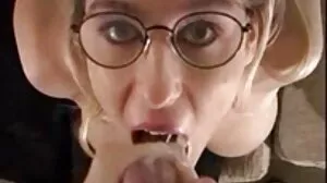 HOTTIE FÖRFÖRANDE HET HOT svenska privata sex filmer SKALLIG KILLE